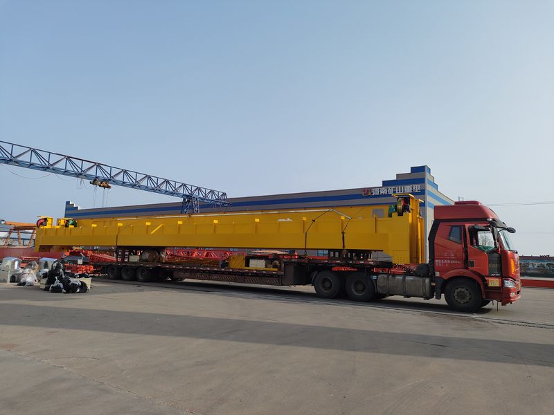 通用橋式起重機(jī)  QD32/5t—25.5m  制作完成，發(fā)往河南洛陽(yáng)交付客戶使用