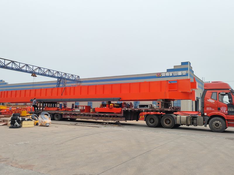 通用橋式起重機(jī) QDXX32/5t—27.7m 制作完成，發(fā)往陜西省銅川市交付客戶使用。